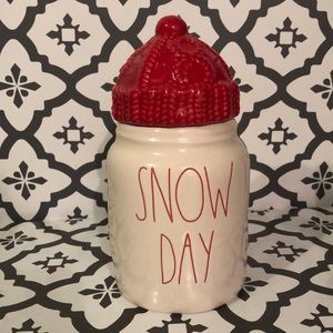 Rae Dunn SNOW DAY small cookie jar
